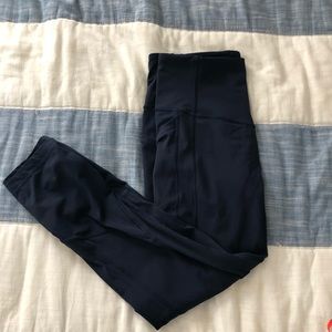LULULEMON cropped navy leggings